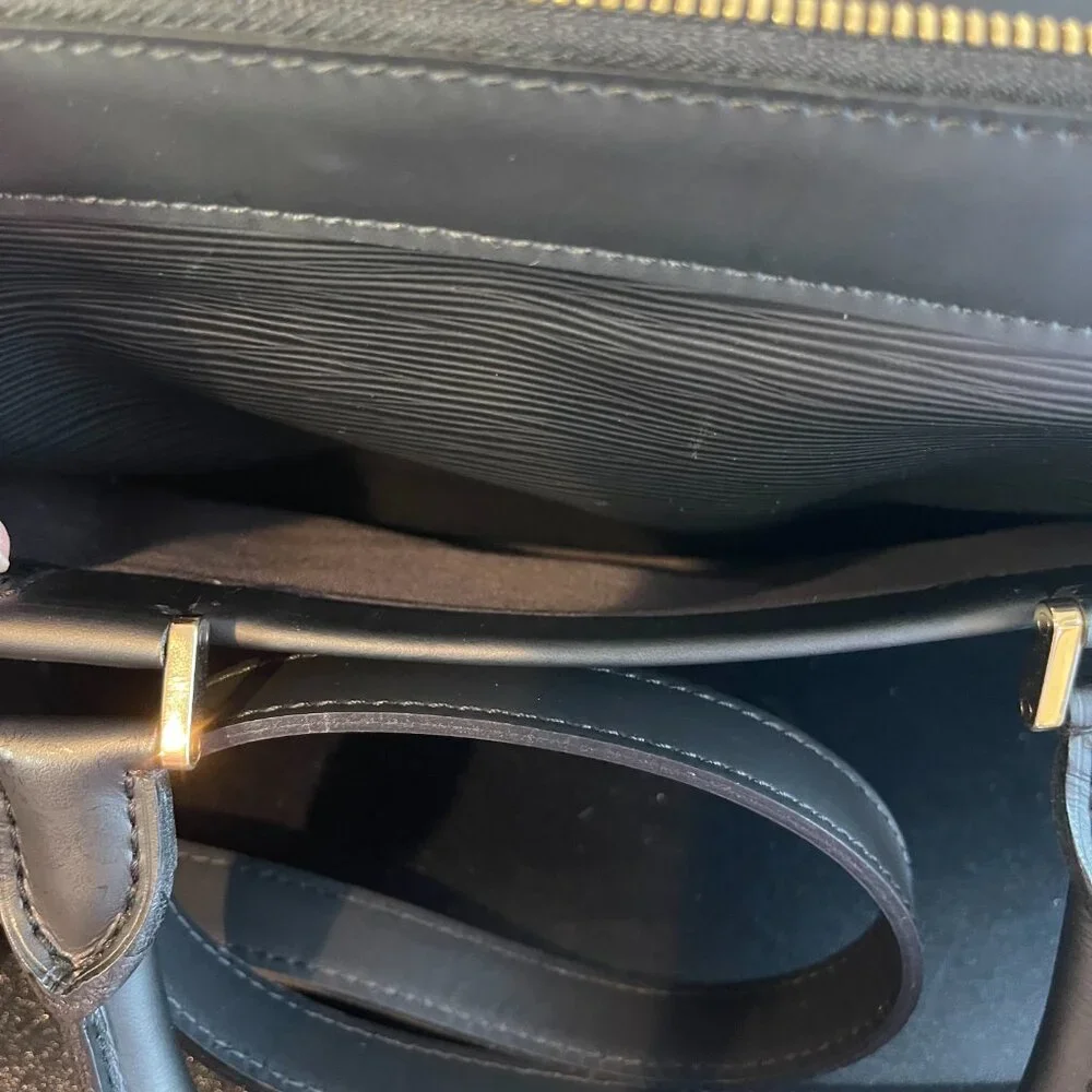 Louis Vuitton Vintage Black Epi Leather Dhanura MM Bag - Preowned - Picture 9 of 14